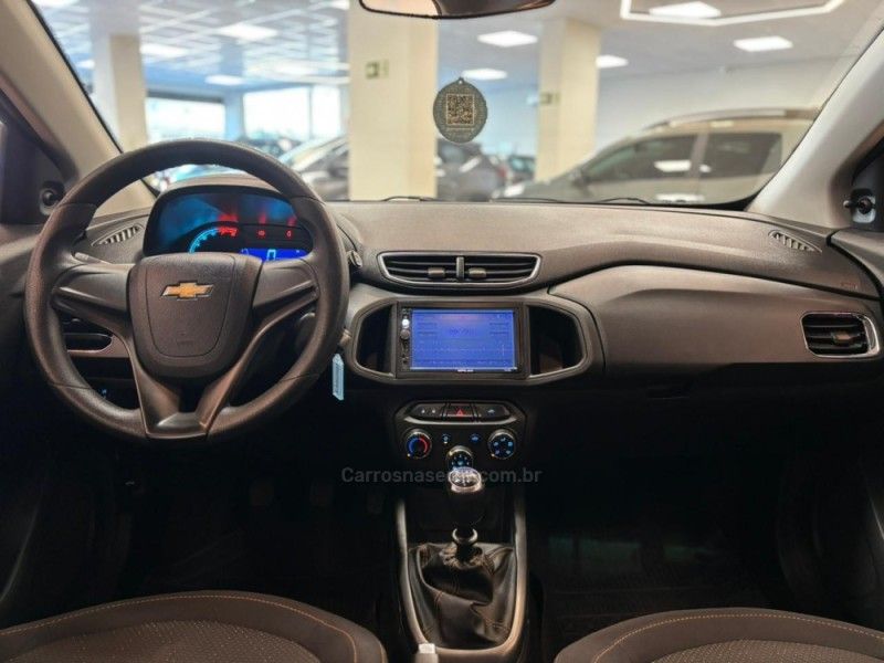 CHEVROLET ONIX 1.4 MPFI LT 8V 2013/2014 LUIGGI AUTOMÓVEIS CARLOS BARBOSA / Carros no Vale