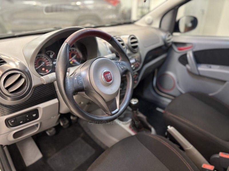 FIAT PALIO 1.6 MPI SPORTING 16V 2013/2013 LUIGGI AUTOMÓVEIS CARLOS BARBOSA / Carros no Vale