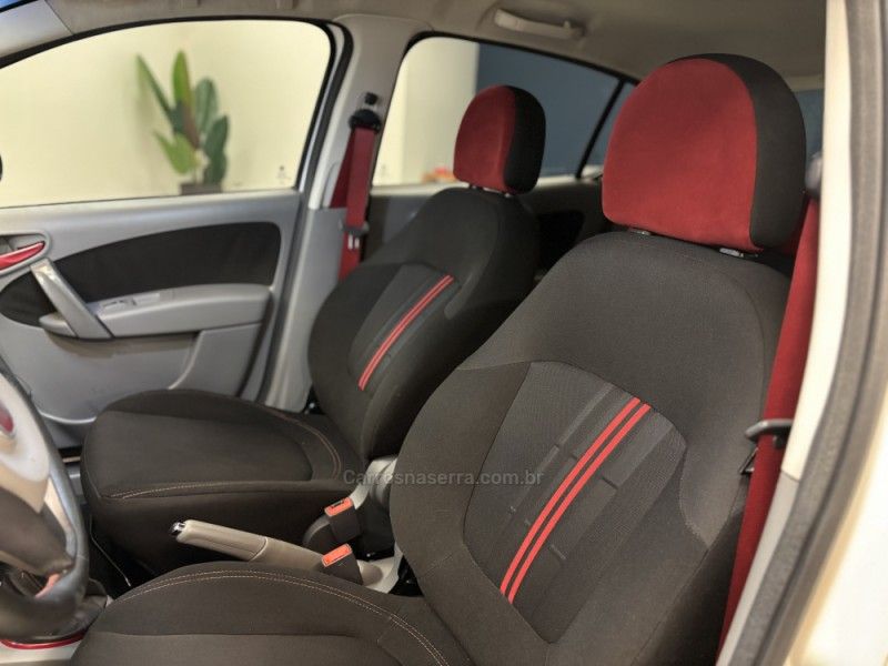 FIAT PALIO 1.6 MPI SPORTING 16V 2013/2013 LUIGGI AUTOMÓVEIS CARLOS BARBOSA / Carros no Vale