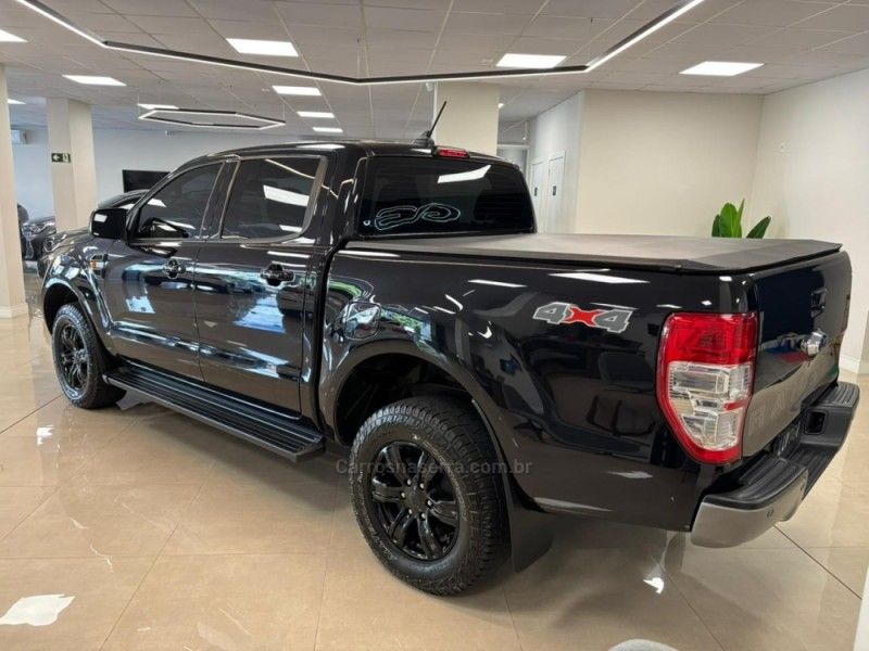 FORD RANGER 2.2 XLS 4X4 CD 16V 2022/2023 LUIGGI AUTOMÓVEIS CARLOS BARBOSA / Carros no Vale