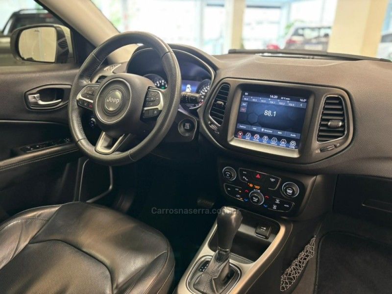 JEEP COMPASS 2.0 16V LONGITUDE 2019/2019 LUIGGI AUTOMÓVEIS CARLOS BARBOSA / Carros no Vale
