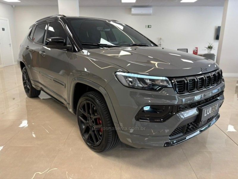 JEEP COMPASS 2.0 BLACKHAWK 4 TURBO 2024/2025 LUIGGI AUTOMÓVEIS CARLOS BARBOSA / Carros no Vale JEEP COMPASS 2.0 BLACKHAWK 4 TURBO 2024/2025 LUIGGI AUTOMÓVEIS CARLOS BARBOSA / Carros no Vale