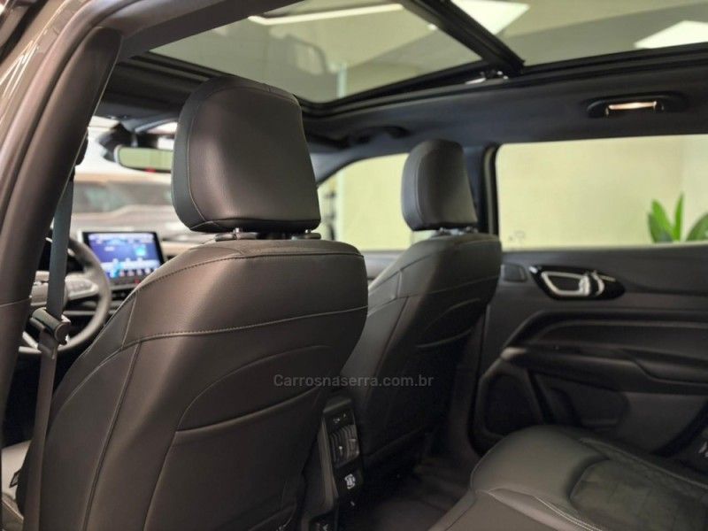 JEEP COMPASS 2.0 BLACKHAWK 4 TURBO 2024/2025 LUIGGI AUTOMÓVEIS CARLOS BARBOSA / Carros no Vale JEEP COMPASS 2.0 BLACKHAWK 4 TURBO 2024/2025 LUIGGI AUTOMÓVEIS CARLOS BARBOSA / Carros no Vale