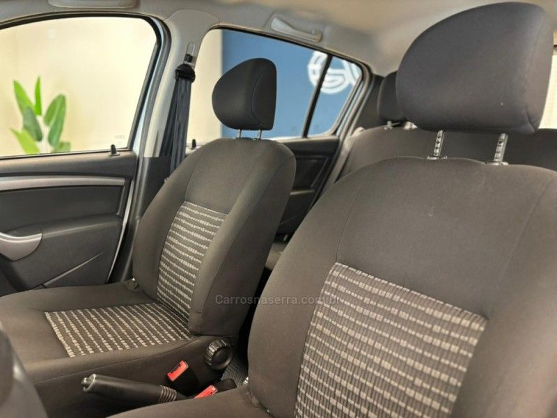 RENAULT SANDERO 1.6 EXPRESSION 16V 2014/2014 LUIGGI AUTOMÓVEIS CARLOS BARBOSA / Carros no Vale