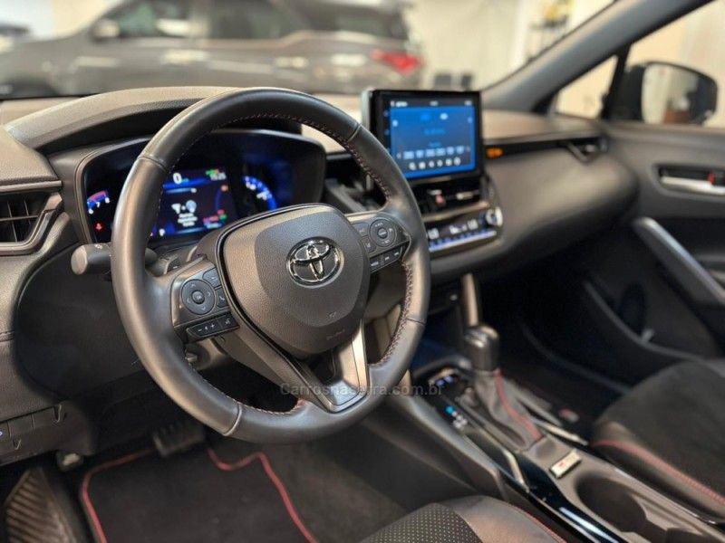 TOYOTA COROLLA 2.0 CROSS GR-S 16V 2022/2023 LUIGGI AUTOMÓVEIS CARLOS BARBOSA / Carros no Vale