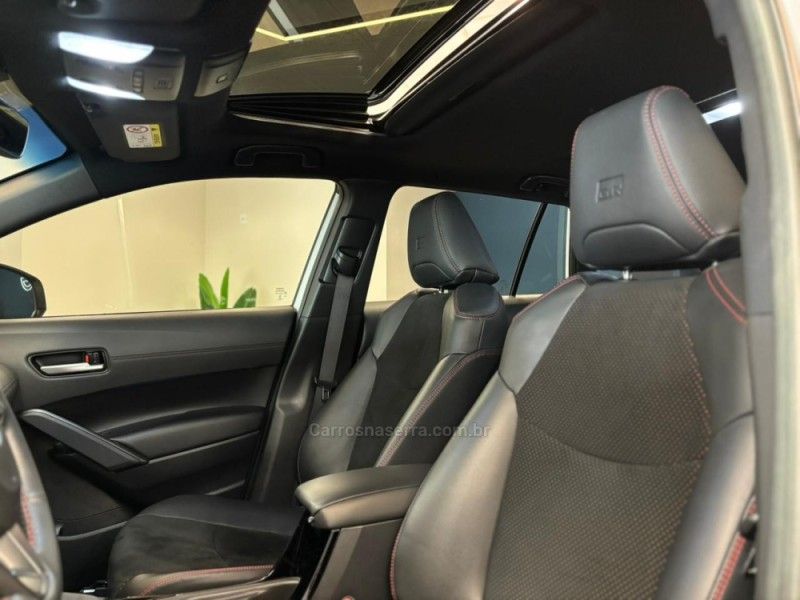 TOYOTA COROLLA 2.0 CROSS GR-S 16V 2022/2023 LUIGGI AUTOMÓVEIS CARLOS BARBOSA / Carros no Vale