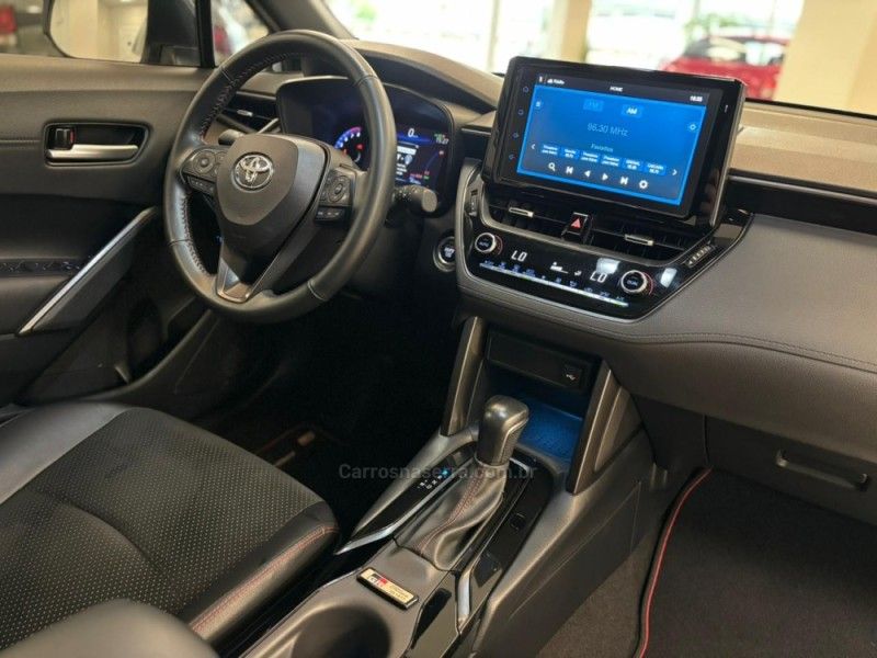 TOYOTA COROLLA 2.0 CROSS GR-S 16V 2022/2023 LUIGGI AUTOMÓVEIS CARLOS BARBOSA / Carros no Vale
