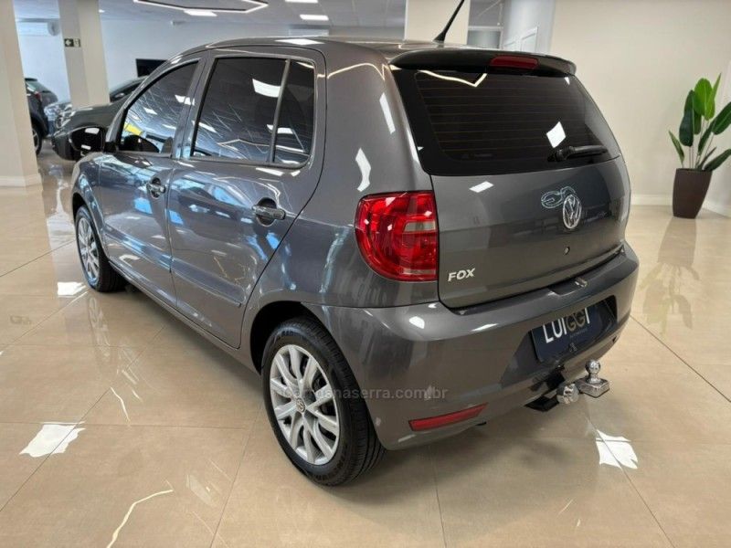 VOLKSWAGEN FOX 1.0 MI 8V 2011/2012 LUIGGI AUTOMÓVEIS CARLOS BARBOSA / Carros no Vale