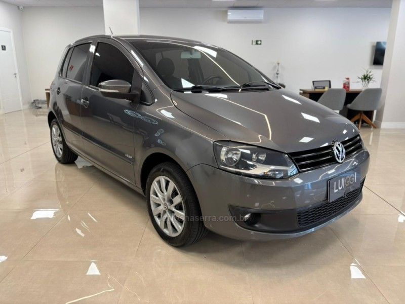 VOLKSWAGEN FOX 1.0 MI 8V 2011/2012 LUIGGI AUTOMÓVEIS CARLOS BARBOSA / Carros no Vale