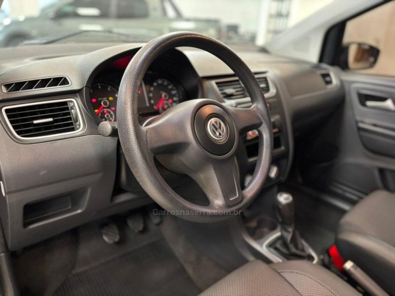 VOLKSWAGEN FOX 1.0 MI 8V 2011/2012 LUIGGI AUTOMÓVEIS CARLOS BARBOSA / Carros no Vale