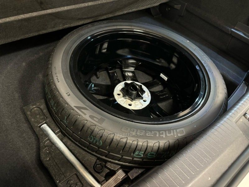 VOLKSWAGEN GOLF 1.4 TSI HIGHLINE 16V 2013/2014 LUIGGI AUTOMÓVEIS CARLOS BARBOSA / Carros no Vale