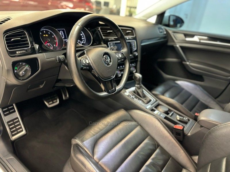 VOLKSWAGEN GOLF 1.4 TSI HIGHLINE 16V 2013/2014 LUIGGI AUTOMÓVEIS CARLOS BARBOSA / Carros no Vale