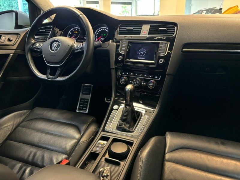 VOLKSWAGEN GOLF 1.4 TSI HIGHLINE 16V 2013/2014 LUIGGI AUTOMÓVEIS CARLOS BARBOSA / Carros no Vale