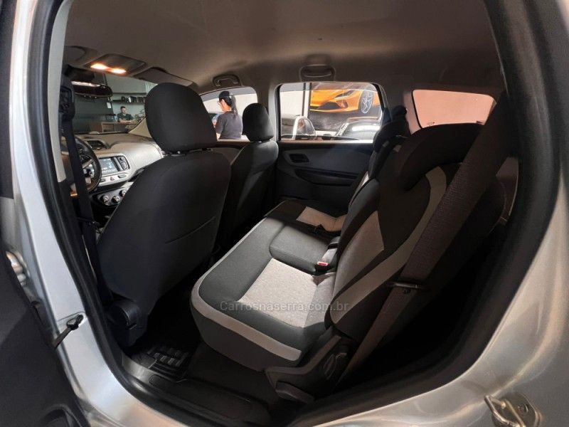 CHEVROLET SPIN 1.8 ADVANTAGE 8V 2018/2018 AUTOGRIF MOTORS CAMPO BOM / Carros no Vale