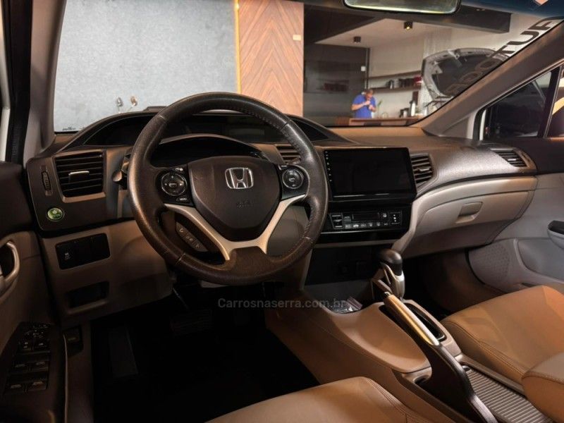 HONDA CIVIC 2.0 LXR 16V 2016/2016 AUTOGRIF MOTORS CAMPO BOM / Carros no Vale