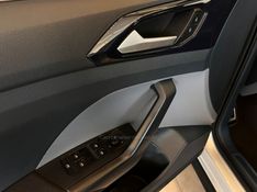 VOLKSWAGEN T-CROSS 1.0 COMFORTLINE TSI 2021/2022 AUTOGRIF MOTORS CAMPO BOM / Carros no Vale