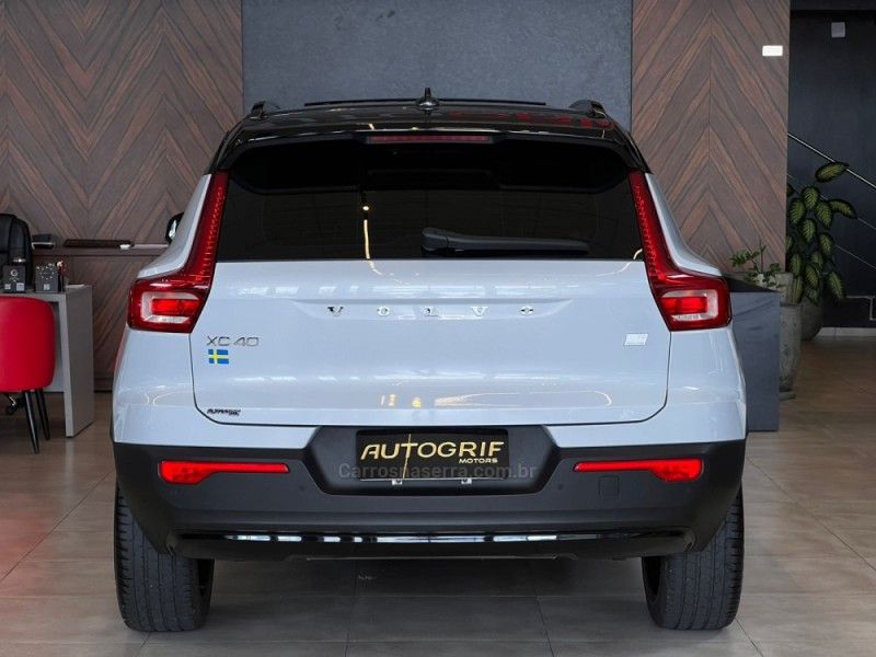 VOLVO XC 40 1.5 T5 HÍBRIDO R-DESIGN FWD 2021/2021 AUTOGRIF MOTORS CAMPO BOM / Carros no Vale VOLVO XC 40 1.5 T5 HÍBRIDO R-DESIGN FWD 2021/2021 AUTOGRIF MOTORS CAMPO BOM / Carros no Vale