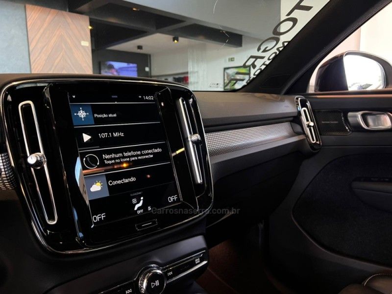 VOLVO XC 40 1.5 T5 HÍBRIDO R-DESIGN FWD 2021/2021 AUTOGRIF MOTORS CAMPO BOM / Carros no Vale VOLVO XC 40 1.5 T5 HÍBRIDO R-DESIGN FWD 2021/2021 AUTOGRIF MOTORS CAMPO BOM / Carros no Vale