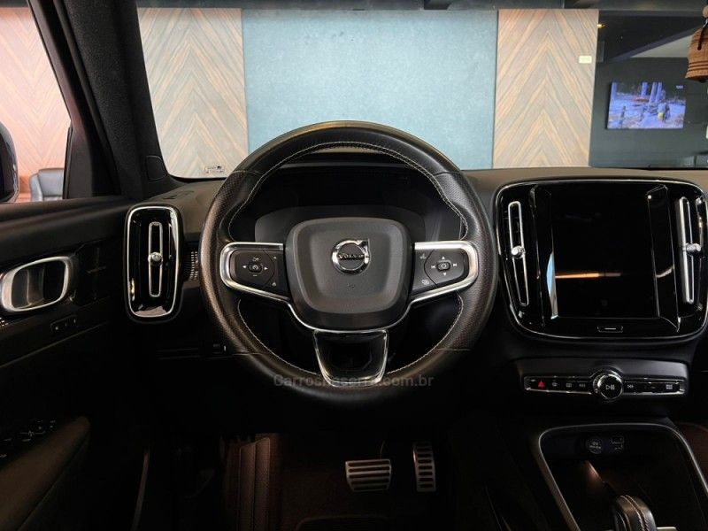 VOLVO XC 40 1.5 T5 HÍBRIDO R-DESIGN FWD 2021/2021 AUTOGRIF MOTORS CAMPO BOM / Carros no Vale VOLVO XC 40 1.5 T5 HÍBRIDO R-DESIGN FWD 2021/2021 AUTOGRIF MOTORS CAMPO BOM / Carros no Vale