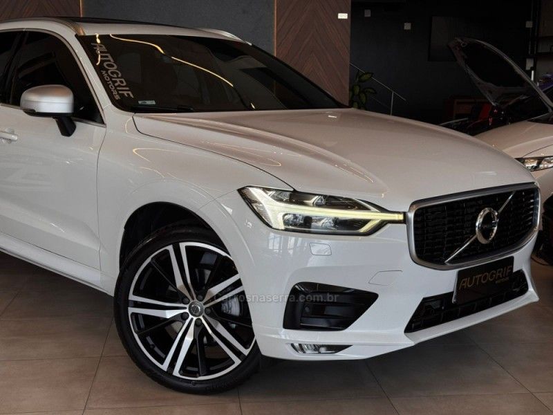 VOLVO XC60 2.0 T5 R DESIGN TURBO 2018/2018 AUTOGRIF MOTORS CAMPO BOM / Carros no Vale