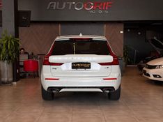 VOLVO XC60 2.0 T5 R DESIGN TURBO 2018/2018 AUTOGRIF MOTORS CAMPO BOM / Carros no Vale