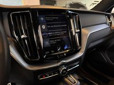 VOLVO XC60 2.0 T5 R DESIGN TURBO 2018/2018 AUTOGRIF MOTORS CAMPO BOM / Carros no Vale