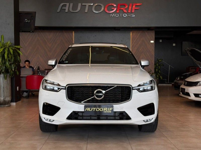 VOLVO XC60 2.0 T5 R DESIGN TURBO 2018/2018 AUTOGRIF MOTORS CAMPO BOM / Carros no Vale