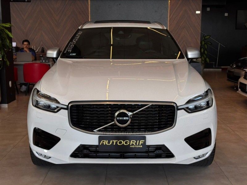 VOLVO XC60 2.0 T5 R DESIGN TURBO 2018/2018 AUTOGRIF MOTORS CAMPO BOM / Carros no Vale