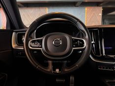 VOLVO XC60 2.0 T5 R DESIGN TURBO 2018/2018 AUTOGRIF MOTORS CAMPO BOM / Carros no Vale