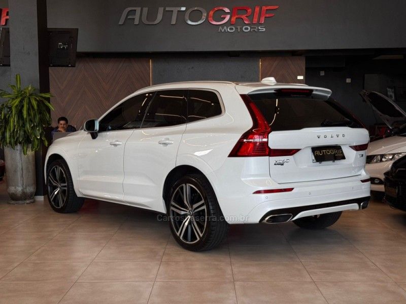 VOLVO XC60 2.0 T5 R DESIGN TURBO 2018/2018 AUTOGRIF MOTORS CAMPO BOM / Carros no Vale