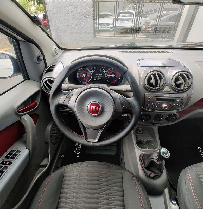 Fiat Palio SPORTING 1.6 16V 2012/2013 RENNER AUTOMÓVEIS LAJEADO / Carros no Vale