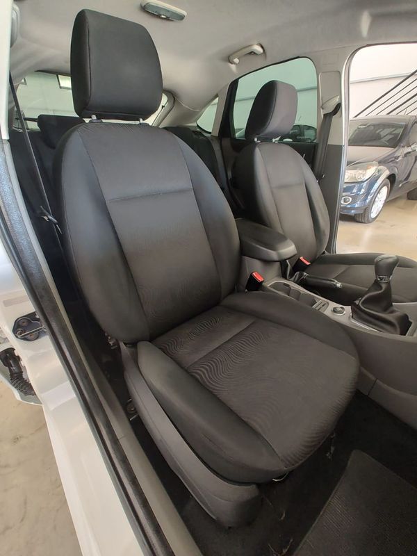 Ford Focus 1.6 S/SE/SE Plus 8V/16V 2012/2013 RENNER AUTOMÓVEIS LAJEADO / Carros no Vale Ford Focus 1.6 S/SE/SE Plus 8V/16V 2012/2013 RENNER AUTOMÓVEIS LAJEADO / Carros no Vale