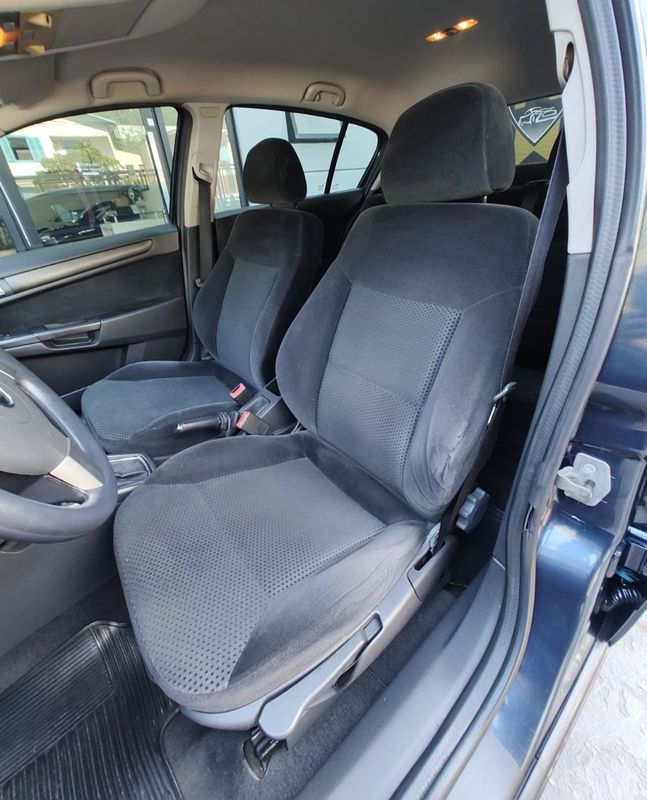 CHEVROLET Vectra GT 2.0 MPFI 8V FlexPower Mec. 2009/2010 RENNER AUTOMÓVEIS LAJEADO / Carros no Vale