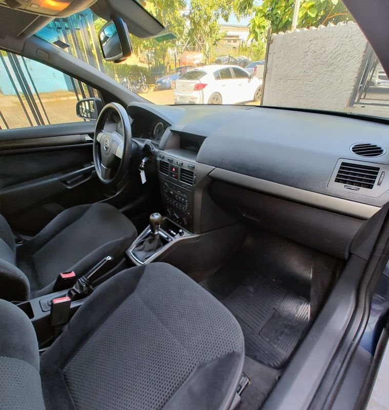CHEVROLET Vectra GT 2.0 MPFI 8V FlexPower Mec. 2009/2010 RENNER AUTOMÓVEIS LAJEADO / Carros no Vale