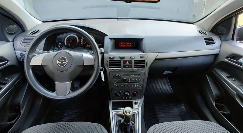 CHEVROLET Vectra GT 2.0 MPFI 8V FlexPower Mec. 2009/2010 RENNER AUTOMÓVEIS LAJEADO / Carros no Vale