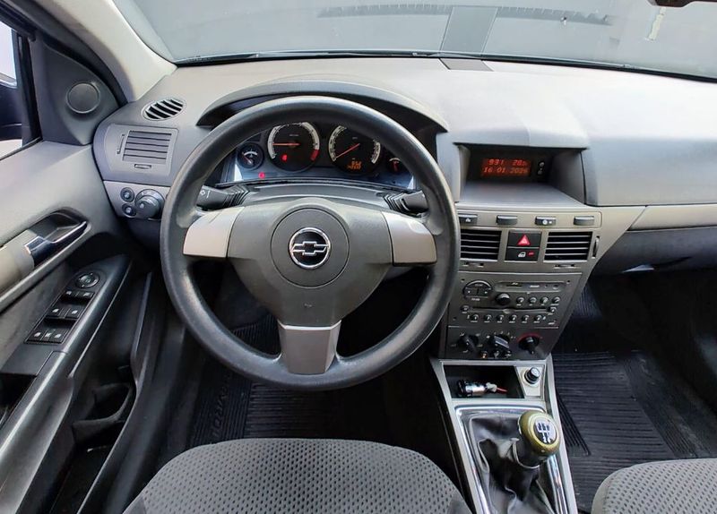 CHEVROLET Vectra GT 2.0 MPFI 8V FlexPower Mec. 2009/2010 RENNER AUTOMÓVEIS LAJEADO / Carros no Vale