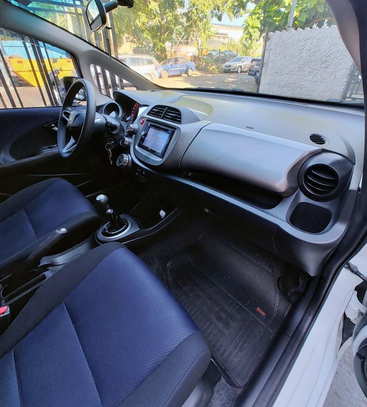 Honda Fit LX 1.4/ 8V/16V Mec. 2012/2013 RENNER AUTOMÓVEIS LAJEADO / Carros no Vale