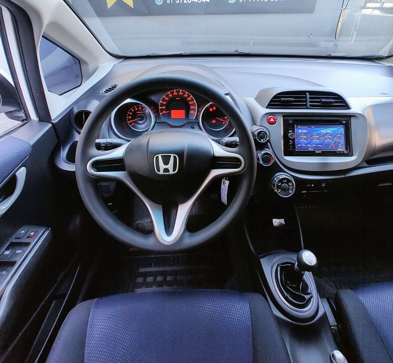 Honda Fit LX 1.4/ 8V/16V Mec. 2012/2013 RENNER AUTOMÓVEIS LAJEADO / Carros no Vale