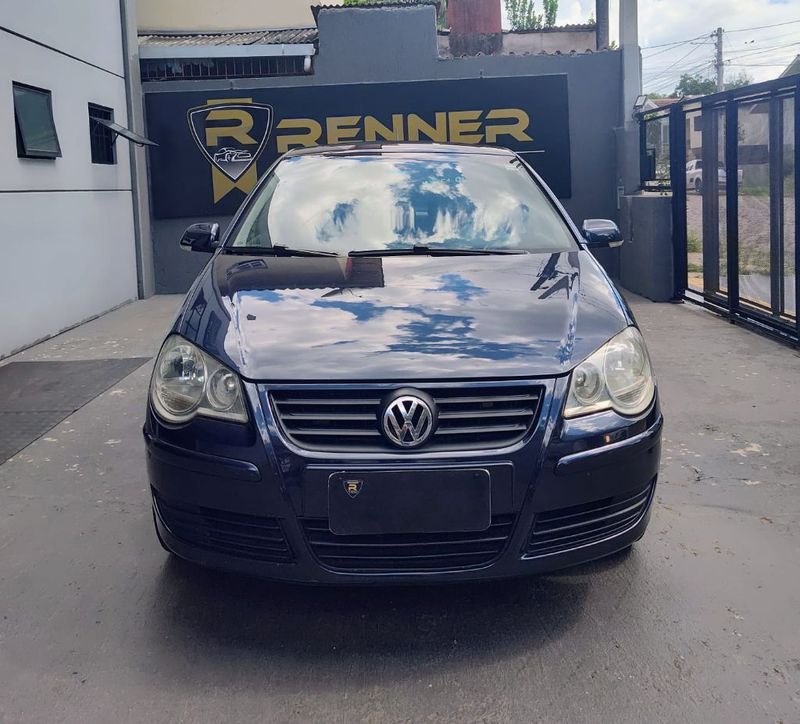 VOLKSWAGEN Polo 1.6 Mi/S.Ouro Mi Tot 8V 2010/2011 RENNER AUTOMÓVEIS LAJEADO / Carros no Vale