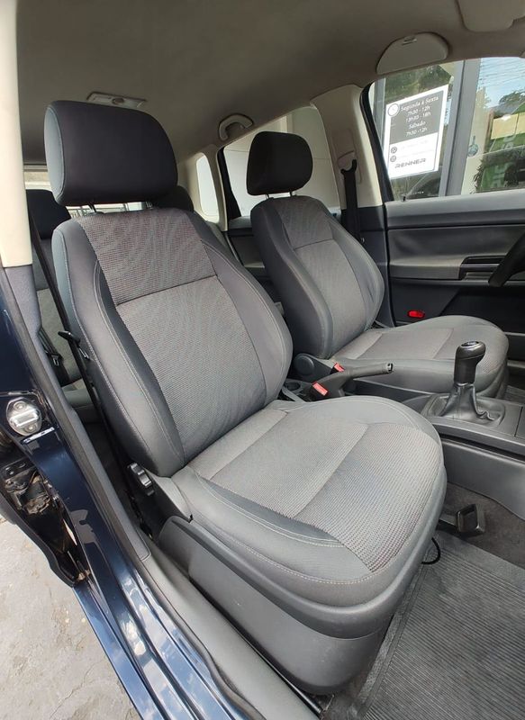 VOLKSWAGEN Polo 1.6 Mi/S.Ouro Mi Tot 8V 2010/2011 RENNER AUTOMÓVEIS LAJEADO / Carros no Vale