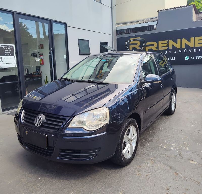 VOLKSWAGEN Polo 1.6 Mi/S.Ouro Mi Tot 8V 2010/2011 RENNER AUTOMÓVEIS LAJEADO / Carros no Vale