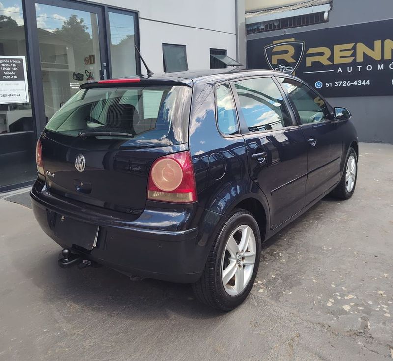 VOLKSWAGEN Polo 1.6 Mi/S.Ouro Mi Tot 8V 2010/2011 RENNER AUTOMÓVEIS LAJEADO / Carros no Vale