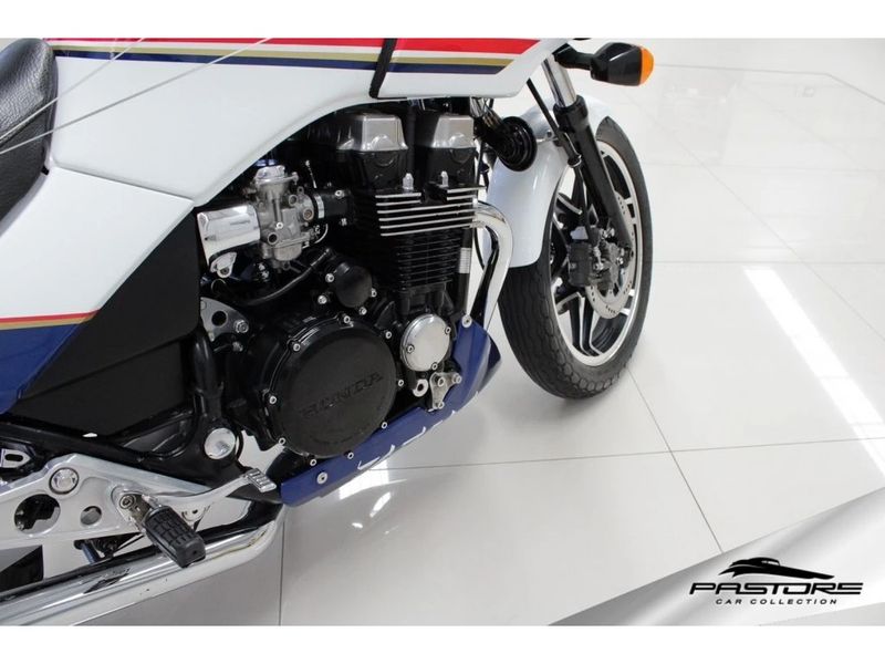 HONDA CBX 750 FOUR CBX 750 FOUR 1987/1988 PASTORE CAR COLLECTION BENTO GONÇALVES / Carros no Vale