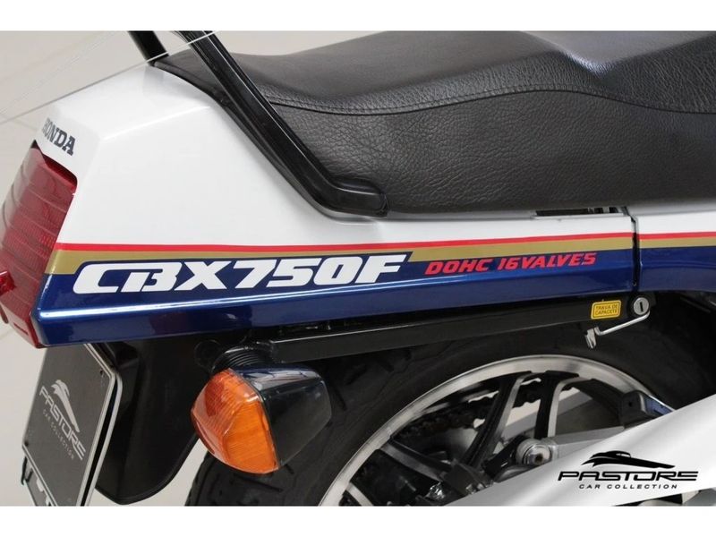 HONDA CBX 750 FOUR CBX 750 FOUR 1987/1988 PASTORE CAR COLLECTION BENTO GONÇALVES / Carros no Vale
