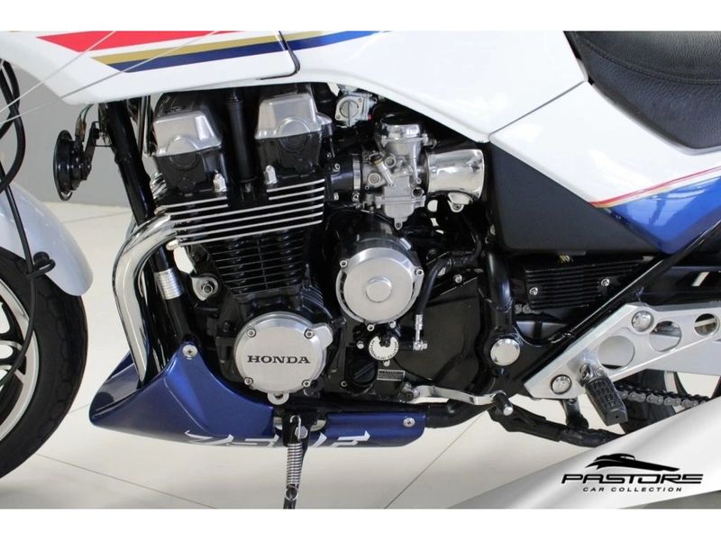 HONDA CBX 750 FOUR CBX 750 FOUR 1987/1988 PASTORE CAR COLLECTION BENTO GONÇALVES / Carros no Vale