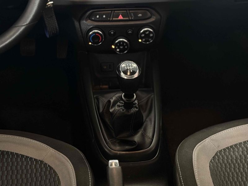 CHEVROLET ONIX 1.0 MPFI LT 8V 2014/2015 LEHMEN VEÍCULOS VENÂNCIO AIRES / Carros no Vale