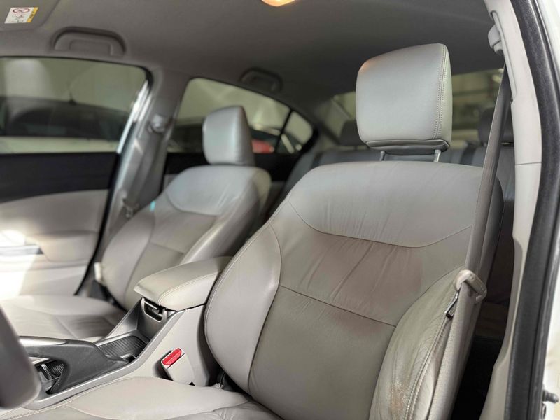HONDA CIVIC 2.0 LXR 16V 2014/2015 LEHMEN VEÍCULOS VENÂNCIO AIRES / Carros no Vale