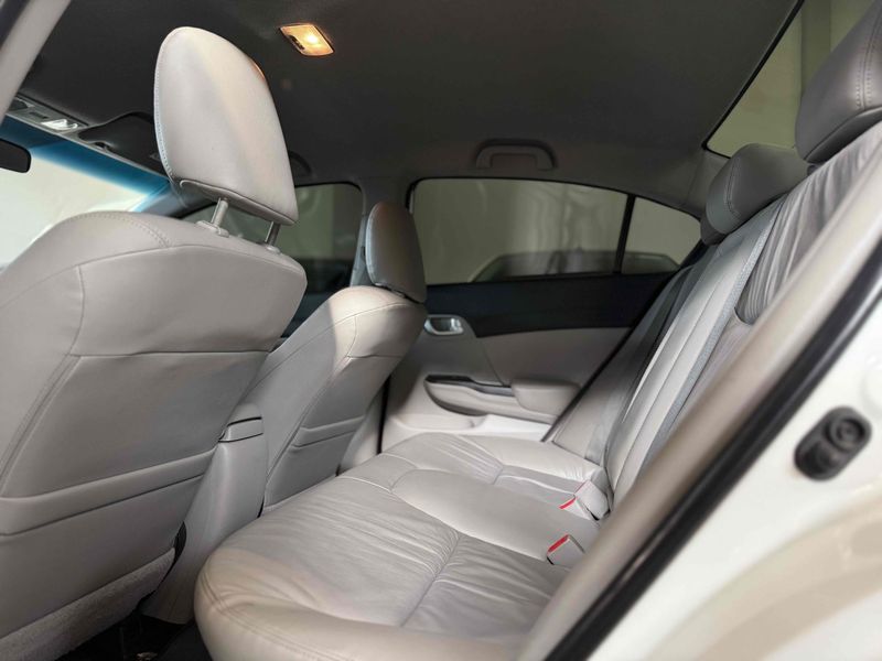 HONDA CIVIC 2.0 LXR 16V 2014/2015 LEHMEN VEÍCULOS VENÂNCIO AIRES / Carros no Vale