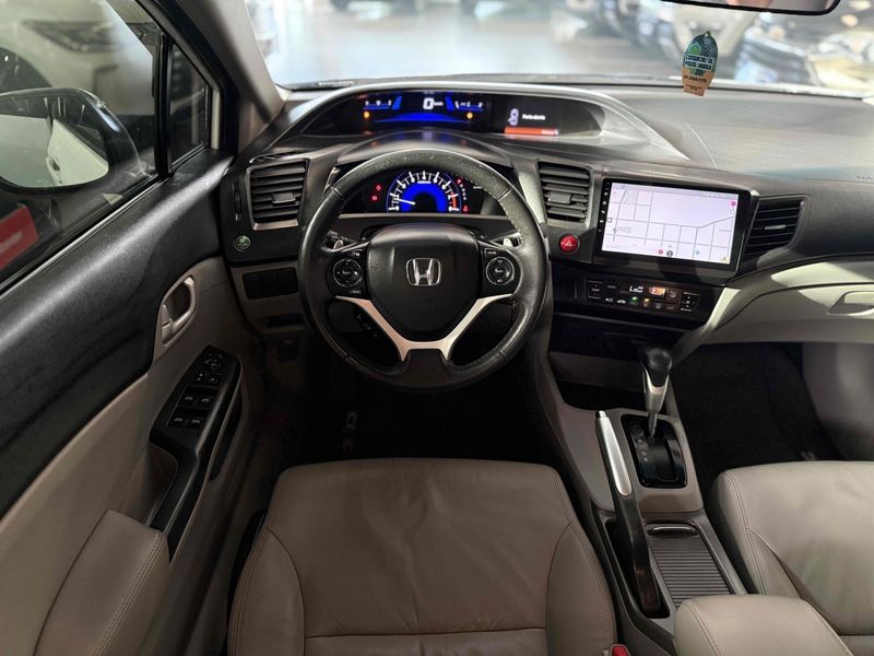 HONDA CIVIC 2.0 LXR 16V 2014/2015 LEHMEN VEÍCULOS VENÂNCIO AIRES / Carros no Vale