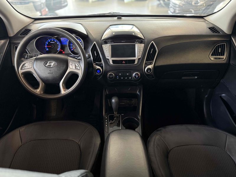 HYUNDAI IX35 2.0 MPFI GLS 4X2 16V 2012/2013 LEHMEN VEÍCULOS VENÂNCIO AIRES / Carros no Vale